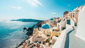 Thousands Evacuate Santorini as Earthquakes Rattle Greek Island
